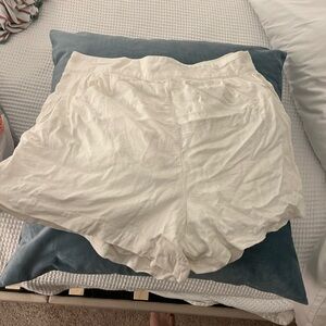 Elastic waist Abercrombie linen shorts!